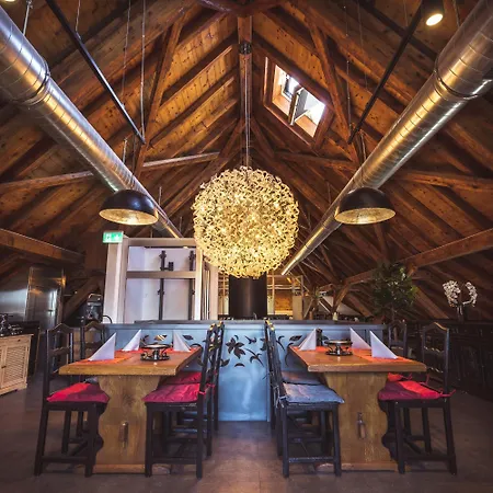 Manoir Du Vignoble Hotel *